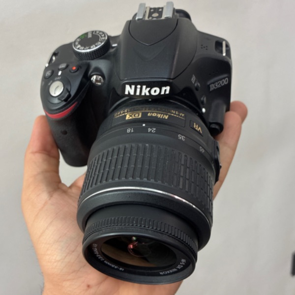 دوربین دست دوم نیکون Nikon D3200 Kit 18-55mm f/3.5-5.6 G VR (3300 شات)