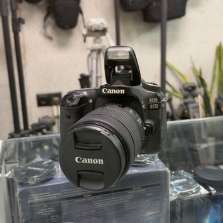 دوربین عکاسی کانن دست دوم Canon EOS 80D Kit 18-135mm f/3.5-5.6 IS USM (20/000 شات)
