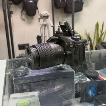 دوربین عکاسی کانن دست دوم Canon EOS 80D Kit 18-135mm f/3.5-5.6 IS USM (20/000 شات)