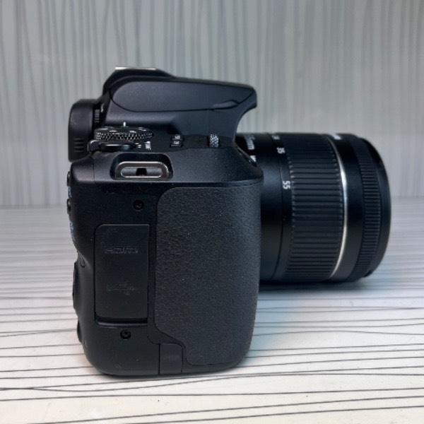 دوربین دست دوم کانن canon 250d kit 18-55 is stm (1000 شات)