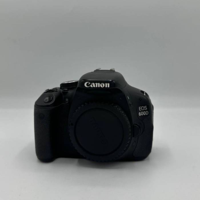 دوربین دست دوم دوربین کانن Canon EOS 600D Body(20000 شات)