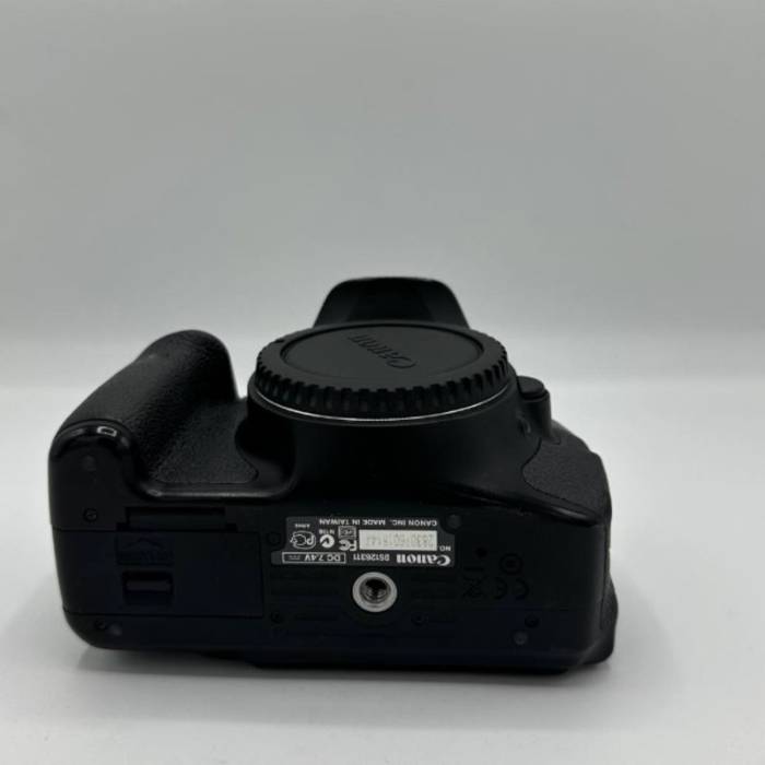 دوربین دست دوم دوربین کانن Canon EOS 600D Body(20000 شات)