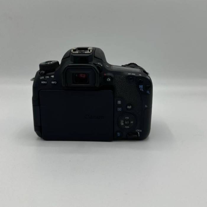 دوربین دست دوم کانن Canon EOS 77D Body (30000 شات)