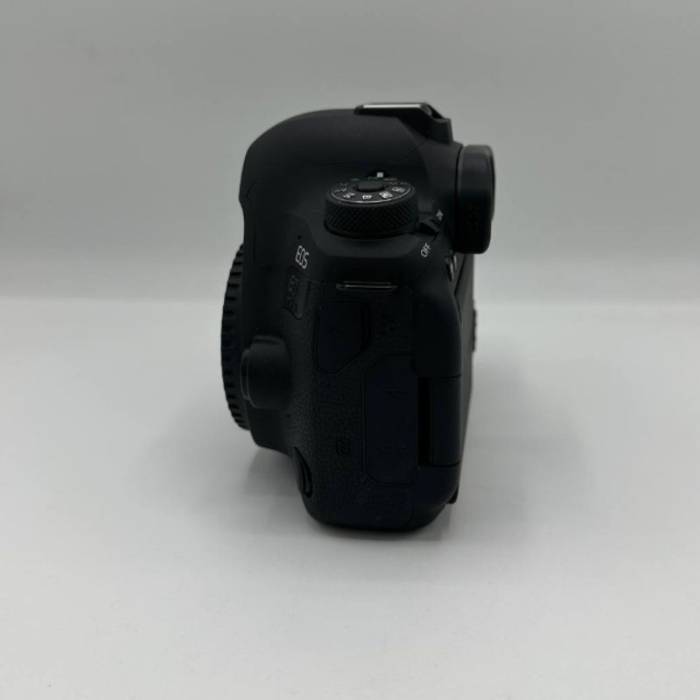 دوربین دست دوم Canon EOS 6D Mark II DSLR Camera Body (1387 شات)