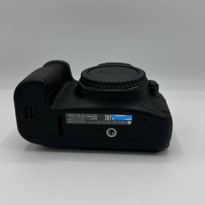 دوربین دست دوم Canon EOS 6D Mark II DSLR Camera Body (1387 شات)