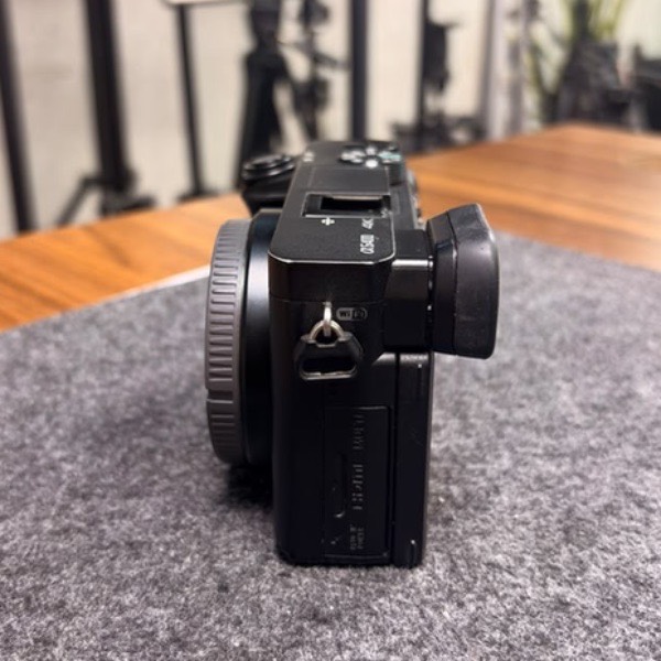 دوربین دست دوم سونی Sony a6400 Mirrorless Camera (20/800 عدد شات)