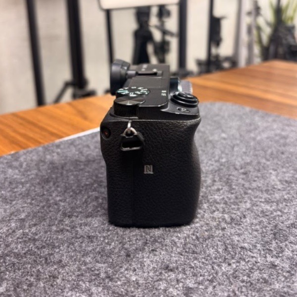 دوربین دست دوم سونی Sony a6400 Mirrorless Camera (20/800 عدد شات)