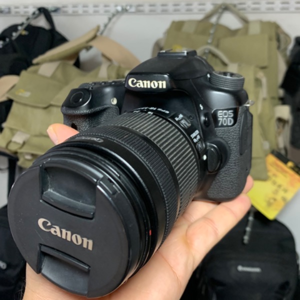 دوربین عکاسی دست دوم کانن Canon EOS 70D Kit 18-135mm f/3.5-5.6 IS STM (15 هزار شات)