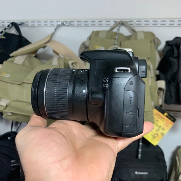 دوربین دست دوم کانن canon 1100d kit 18 55 iii (۲۰۰۰ شات)