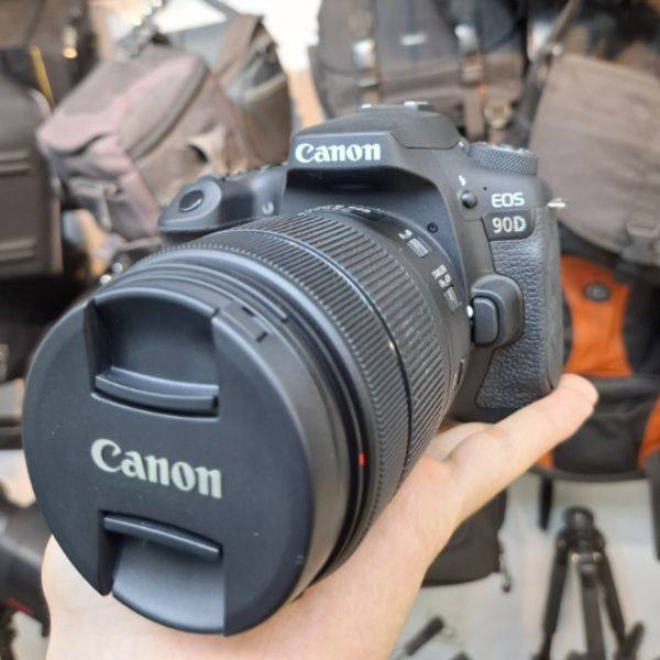 دوربین دست دوم کانن Canon EOS 90D DSLR Camera with 18-135mm Lens (1000 شات)