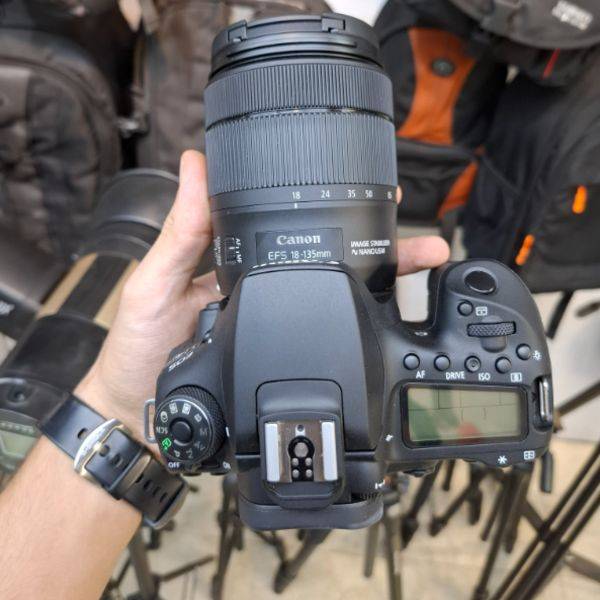 دوربین دست دوم کانن Canon EOS 90D DSLR Camera with 18-135mm Lens (1000 شات)