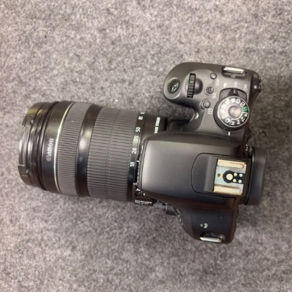 دوربین عکاسی دست دوم Canon eos 800D kit 18-135 stm (26/000 شات)