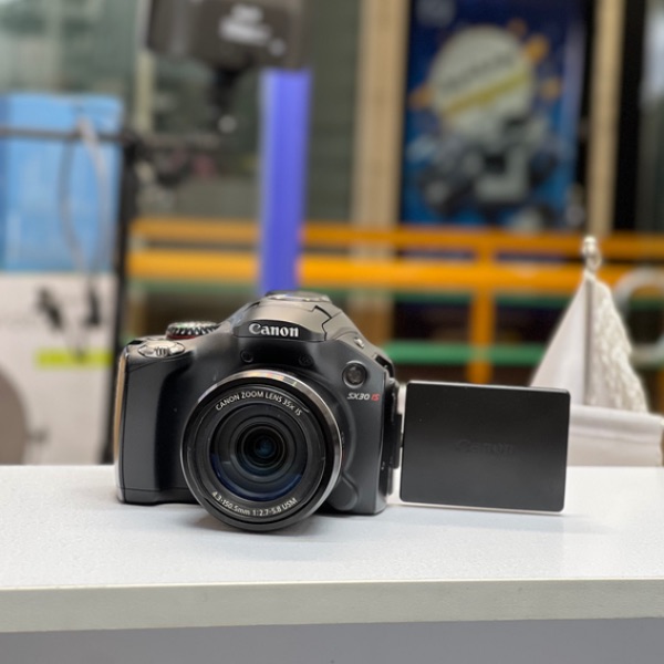 دوربین دست دوم کانن Canon power shot sx30is(11000 شات)