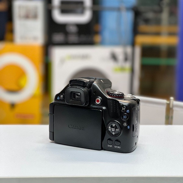 دوربین دست دوم کانن Canon power shot sx30is(11000 شات)