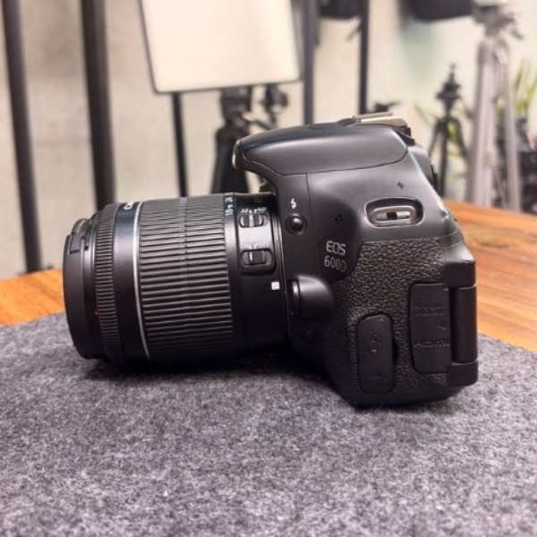 دوربین دست دوم کانن Canon 600D kit 18-55 dc iii(18/500 شات)