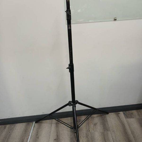 سه پایه نور 803 دست دوم 803 Light stand (جعبه ندارد)
