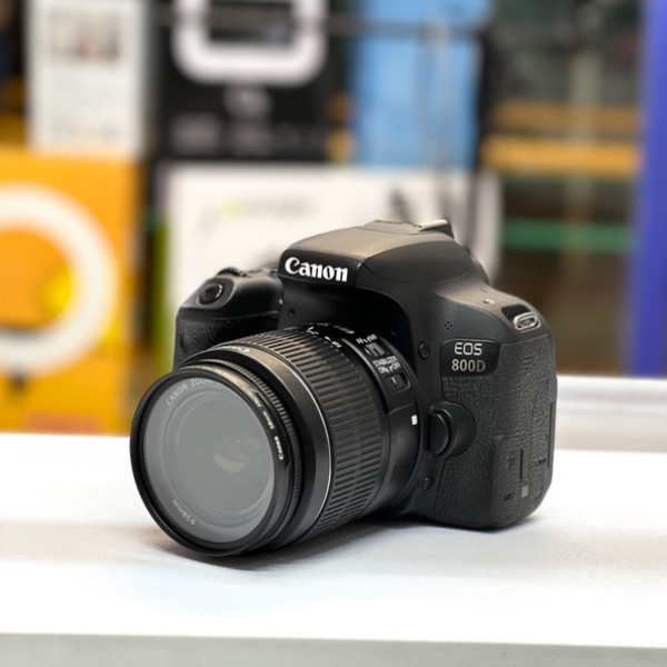 دوربین عکاسی دست دوم کانن Canon EOS 800D Kit 18-55mm f/4-5.6 IS STM (6900 شات)