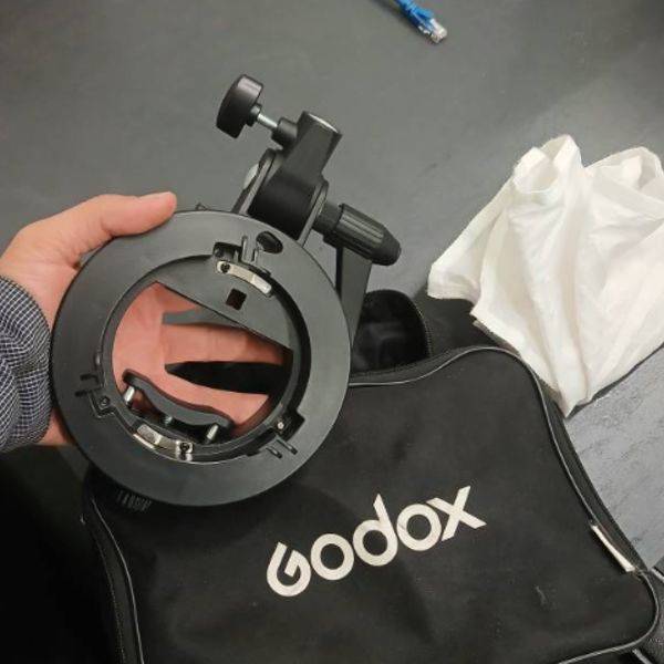 سافت باکس اسپیدلایت دست دوم گودکس Godox S2 Speedlight Bracket With 60x60cm Softbox