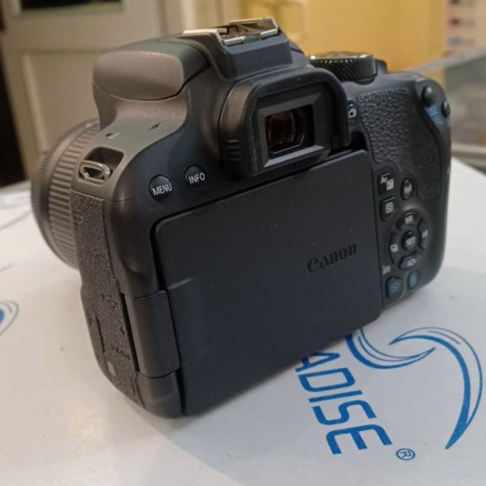 دوربین دست دوم کاننCanon EOS 800D Kit 18-55mm f/4-5.6 IS STM(12444 شات)
