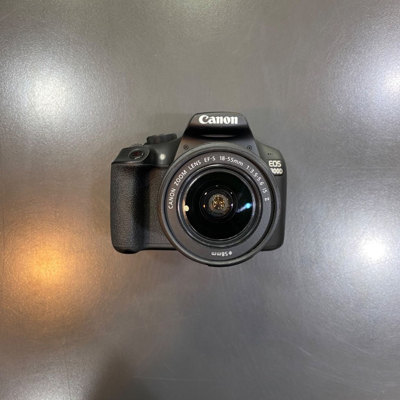 دوربین کانن EOS 1300D Kit 18-55mm دست دوم دارای سنسور ۱۸ مگاپیکسل است .برای اطلاعات بیشتر دوربین Canon EOS 1300D به سایت ما مراحعه کنید.