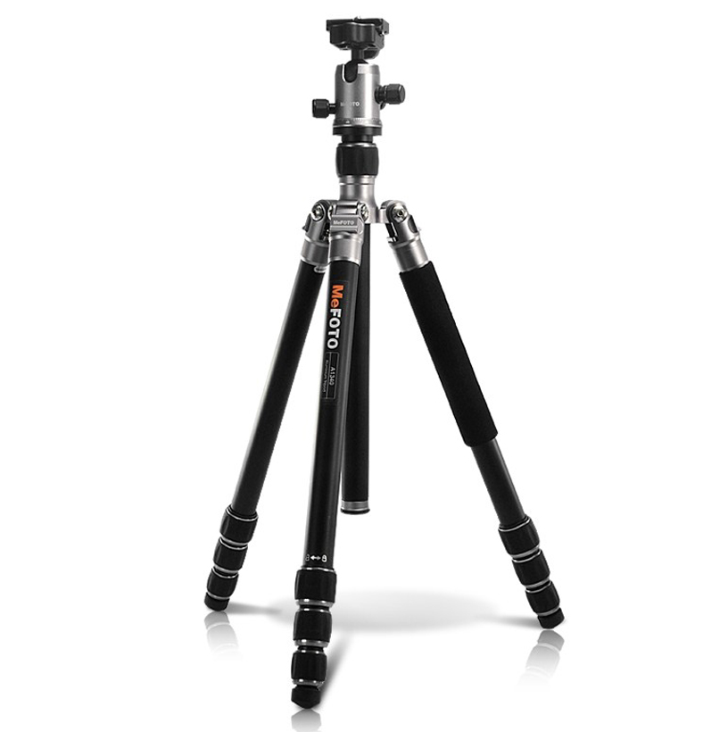 سه پایه Benro A1340Q1 ساخت شرکت بنرو می باشد .وزن این سه پایه ۱۶۶۰ گرم بوده و تا ۸ کیلوگرم وزن را تحمل می کند. سه پایه Benro A1340Q1 در نورنگار.