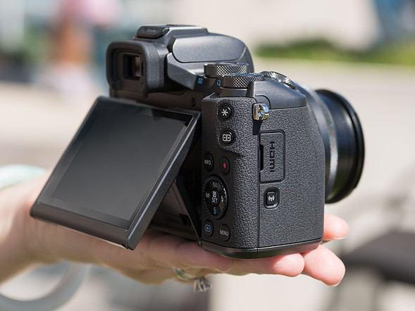 همه چیز درباره EOS M5