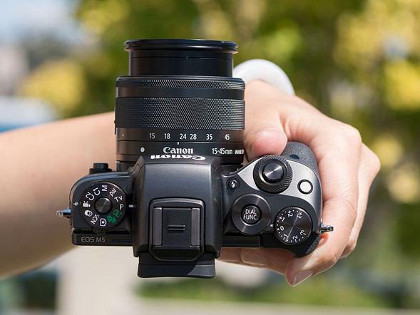 همه چیز درباره EOS M5
