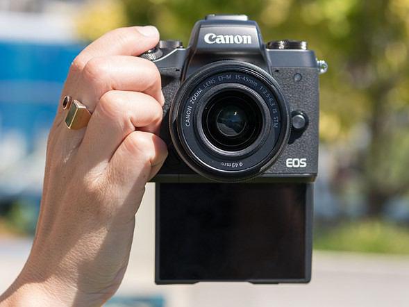 همه چیز درباره EOS M5