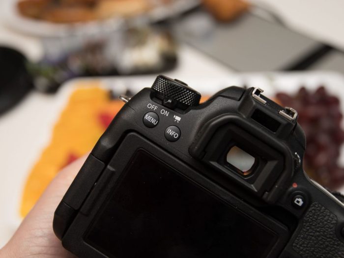 دوربین عکاسی کانن Canon EOS 77D Kit 18-135mm IS USM