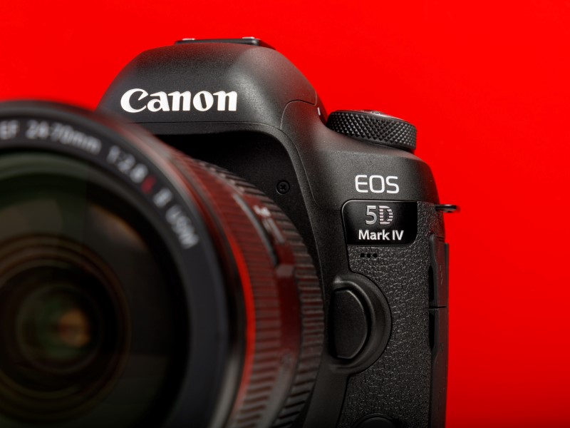 دوربین Canon 6D Mark II