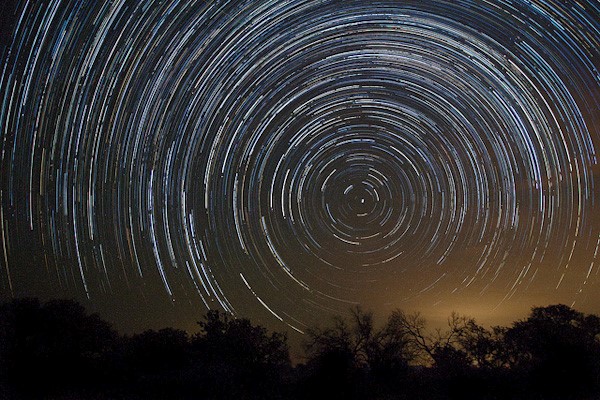 عکاسی از آسمان شب با نوردهی طولانی