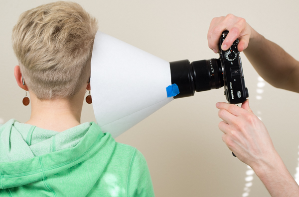 عکاسی از گوشواره با خیمه نور مخروطی