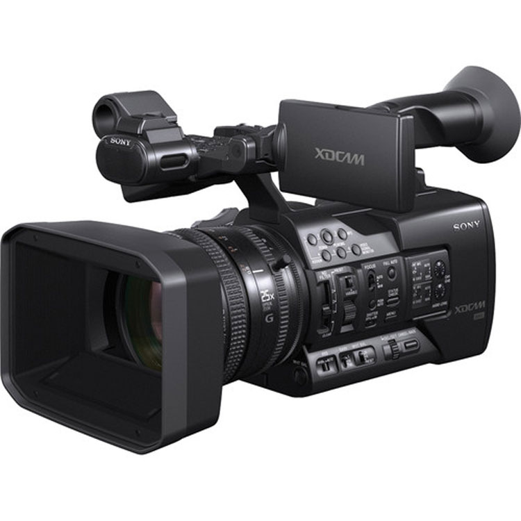 دوربین سونی Sony PXW-X160 با لنز زوم 25 برابر و حداقل فاصله کتنونی 26 میلیمتر دوربینی مناسب برای ضبط مستندهای تلویزیونی و رویدادهای زنده می باشد.