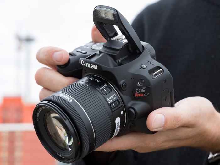 دوربین Canon 200D