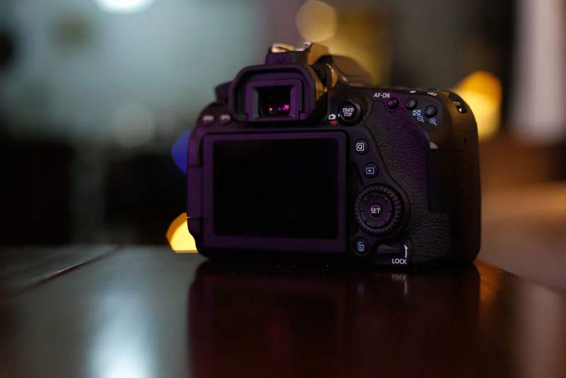 دوربین کانن EOS 80D