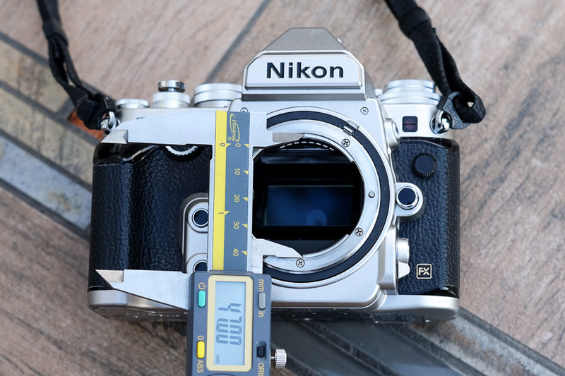 مانت لنز چیست