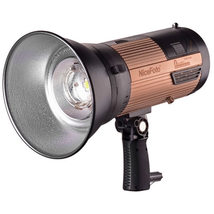 فلاش پرتابل NiceFoto N680A دست دوم ساخت شرکت نایس فتو بوده و بی سیم می باشد. بسیار سالم و بررسی شده توسط کارشناس نورنگار؛ خرید حضوری و آنلاین