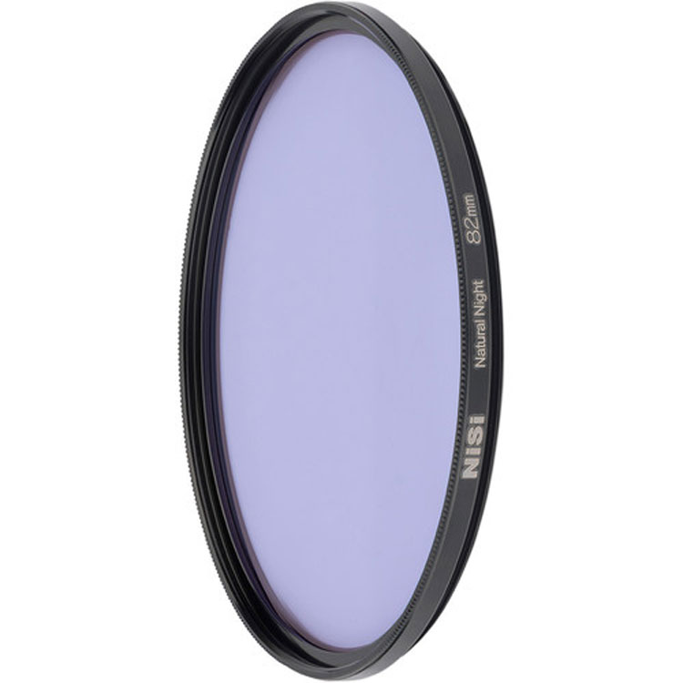 فیلتر نیسی NiSi 82mm Natural Night Filter برای کاهش آلودگی نور در تصاویر یا ویدئو طراحی شده است که شامل آسمان شب و نور از منابع نور مصنوعی است.