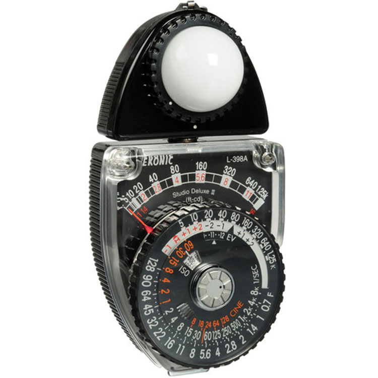 نور سنج عقربه ای Sekonic L-398A Studio Deluxe III نورسنج کلاسیک استاندارد برای اندازهگیری نور مستقیم و انعکاسی، ایدهآل برای کارهای سینما و استودیو است.