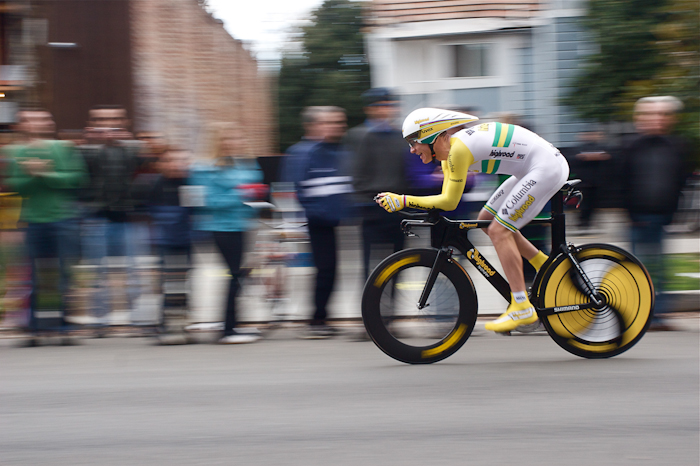 عکس از سوژه متحرک بدون سه پایه