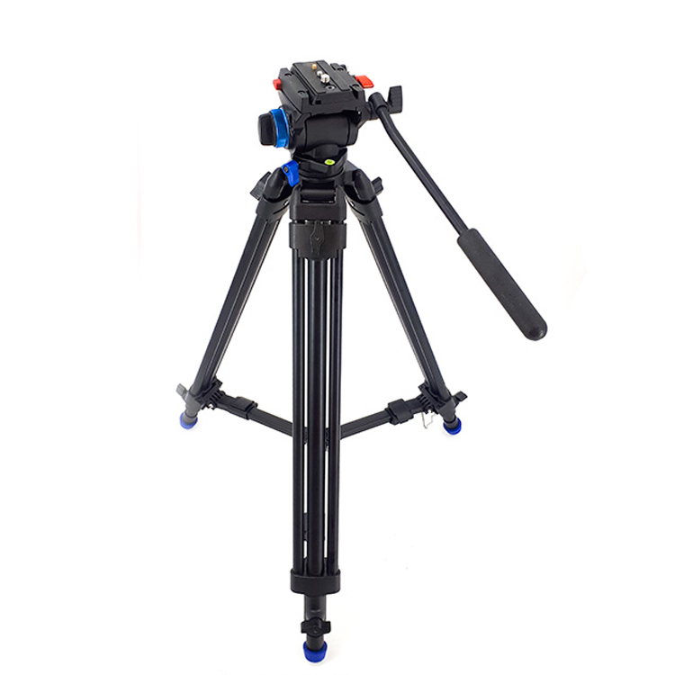 سه پایه عکاسی جیماری Jmary LF 75 Tripod سه پایه ای آلومینیومی و سبک میباشد که استحکام و قیمت مناسبش آن را به کالایی پرفروش تبدیل کرده است