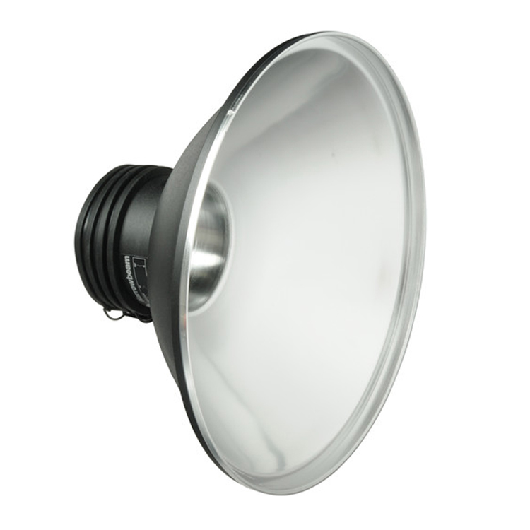 کاسه فلاش Profoto 32 Degree Narrow این یک پخش باریک نور را تولید می کند، با یک نقطه داغ در مرکز، شبیه به بازتابنده با زاویه ای بزرگتر است.