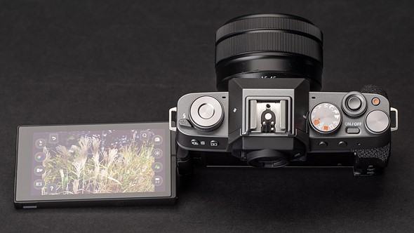 دوربین جدید X-T200