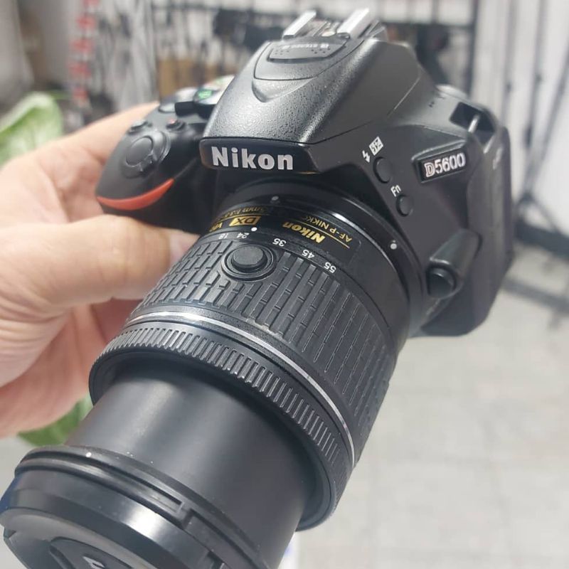دوربین عکاسی نیکون دست دوم Nikon D5600 Kit 18-55mm f/3.5-5.6G VR(شات 5500)