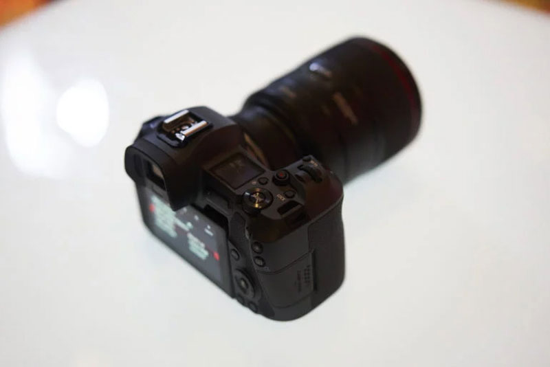 دوربین بدون آینه کانن Canon EOS R Kit RF 24-105mm f/4-7.1 IS STM