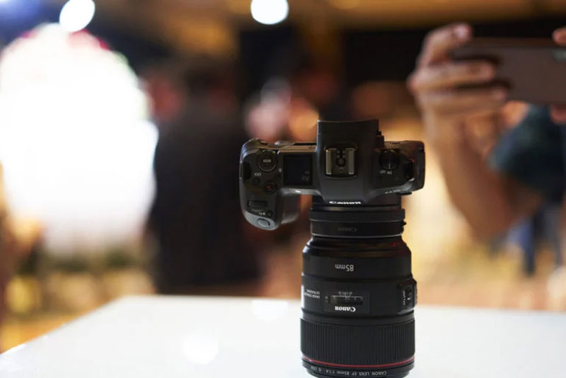 دوربین بدون آینه کانن Canon EOS R Kit RF 24-105mm f/4-7.1 IS STM
