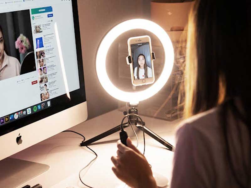 خرید رینگ لایت رومیزی به چه کسانی توصیه میشود؟