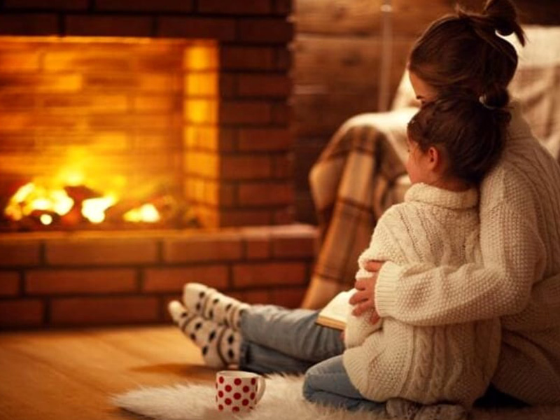 عکاسی مادر و دختر در خانه