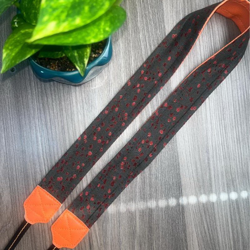 ضمانت سلامت کالا + تحویل سریع | مشخصات + بهترین قیمت برای خرید بند دوربين مدل 04 Neck strap ⭐ مشاوره تخصصی 0217356