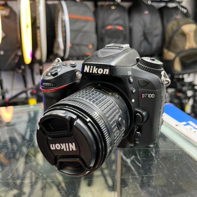 دوربین عکاسی نیکون دست دوم Nikon D7100 Kit 18-55mm f/3.5-5.6 G VR(شات 44000)